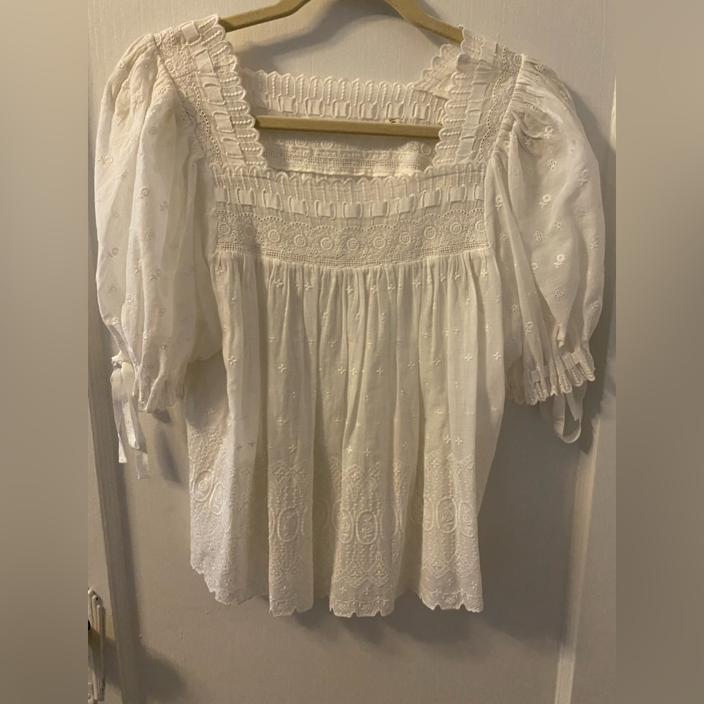 DOEN white short sleeve blouse size XS
